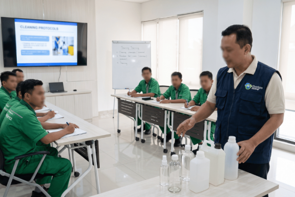 7 Materi Wajib dalam Pelatihan Cleaning Service Profesional untuk Menembus Pasar B2B